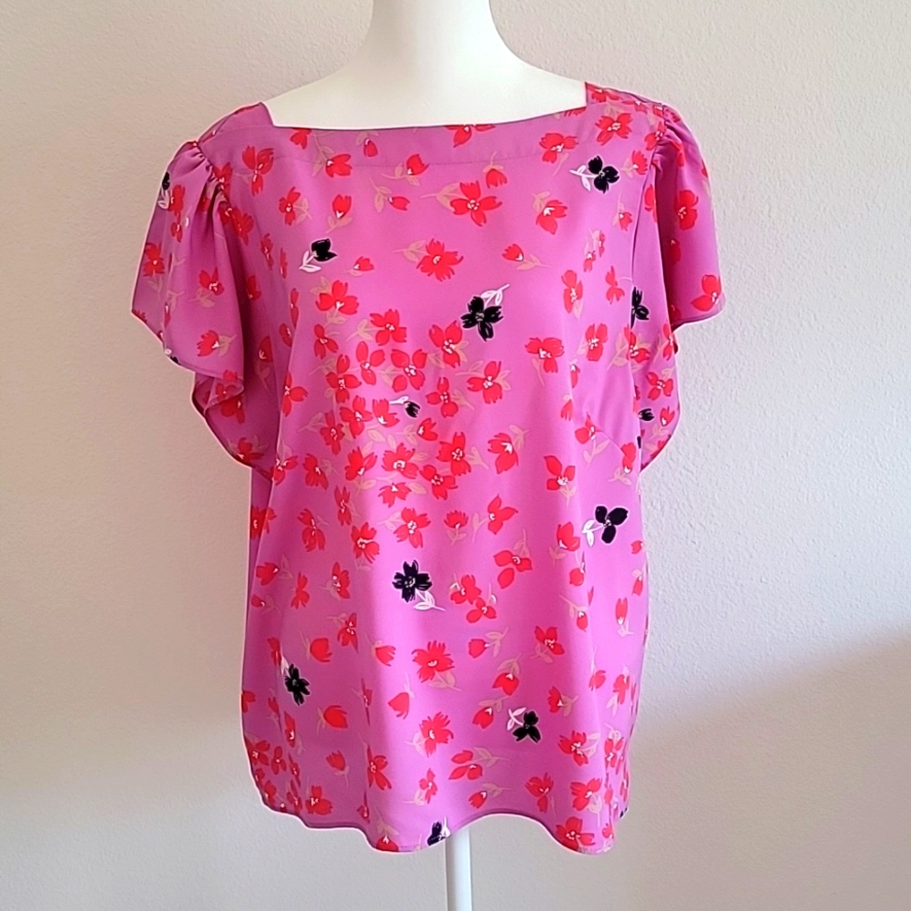 Ann Taylor Blouse size large. So pretty in Wisteria and Pink.